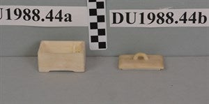 Image description is not available for DU1988.44a-b